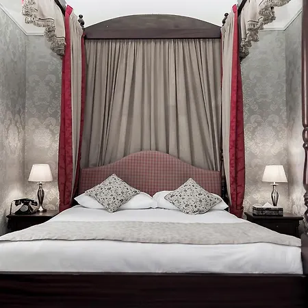 Guest house Butlers Townhouse 4*