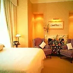 Butlers Townhouse בית הארחה 4*